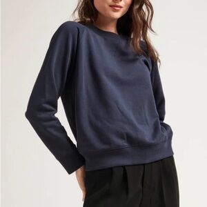 Richer Poorer Recycled Fleece Sweatshirt in Blue Nights size S